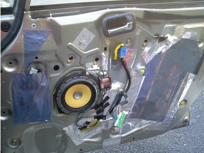 デッドニングなどを安くDIYで改造するのは楽しい